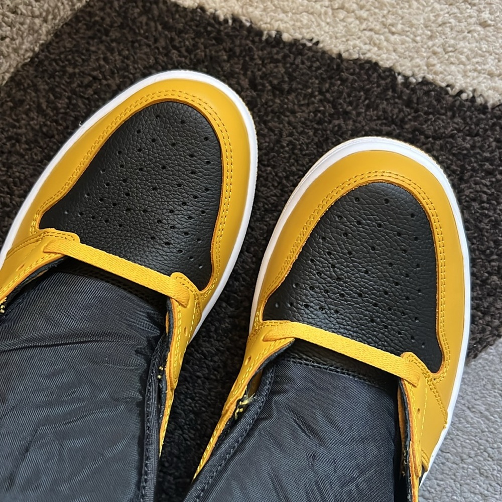 Air Jordan I - Picture 8 of 8